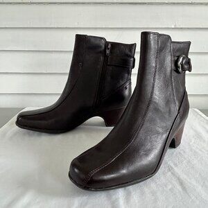 Clarks Artisan Dara III Waterproof Ankle Boots Dark Brown Leather Size 8.5M